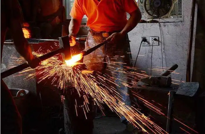 【文明路上诗百篇】二十九:打铁老匠人范桂崇